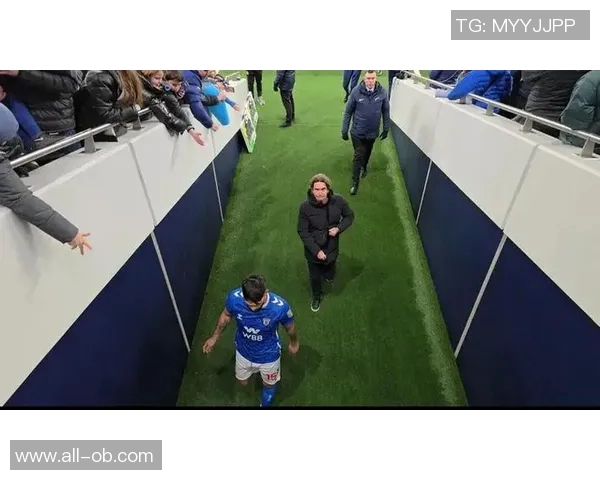 弗兰克期待欧冠之夜希望球迷共同营造热情主场氛围 弗兰克期待欧冠之夜希望球迷共同营造热情主场氛围